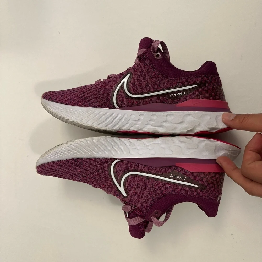 Nike Women's Size 9.5 React Infinity Run Flyknit 3 in Light Bordeaux & Pink